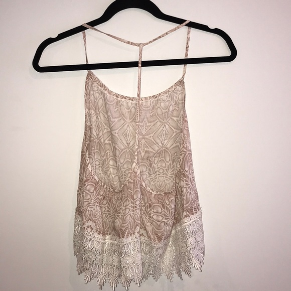 LF backless crop top with lace detail - Picture 4 of 6